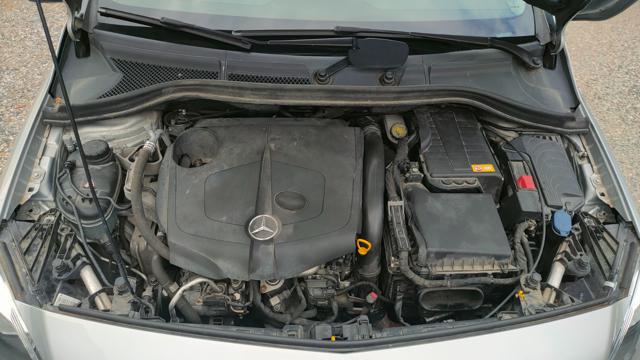 MERCEDES-BENZ B 180 usata, con Sedile posteriore sdoppiato