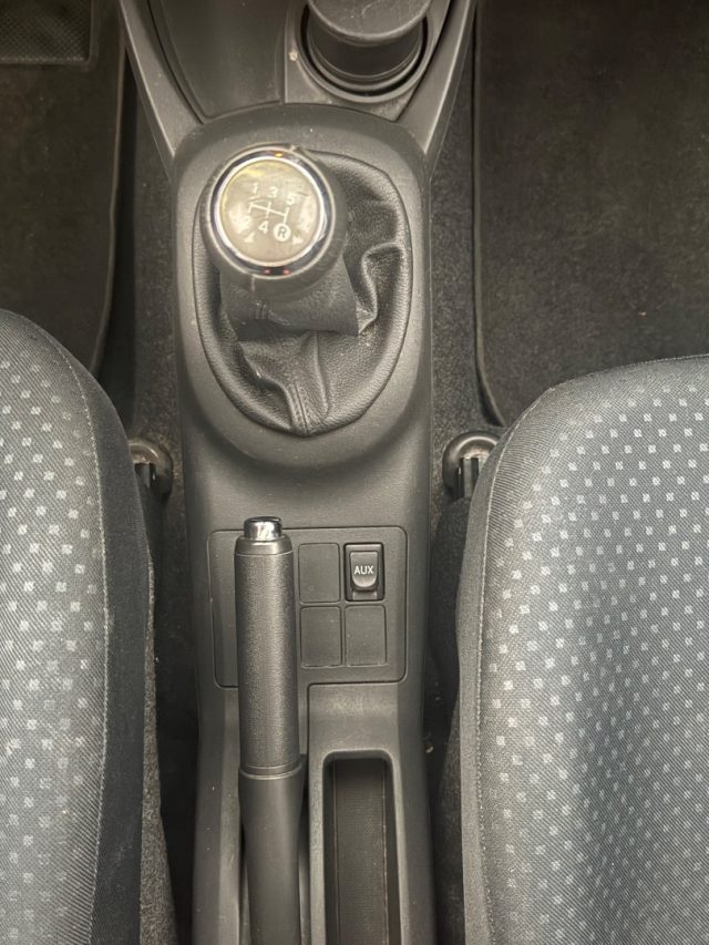TOYOTA Yaris usata 13