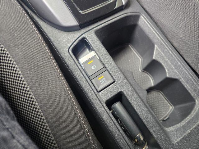VOLKSWAGEN T-Roc usata, con Climatizzatore automatico, 3 zone