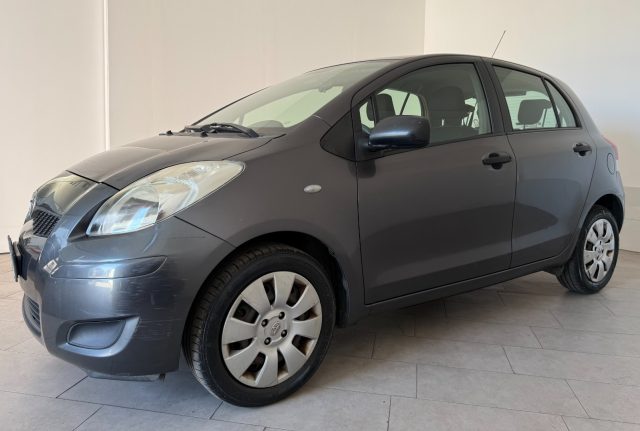 TOYOTA Yaris usata 2
