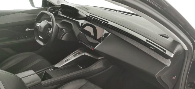 PEUGEOT 308 usata, con Schermo multifunzione interamente digitale