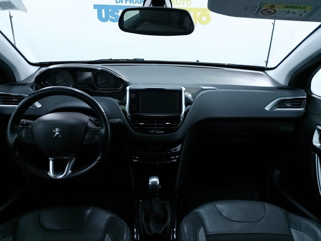 PEUGEOT 2008 usata, con Sedile posteriore sdoppiato