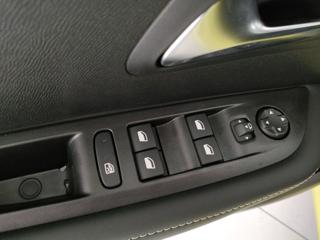 PEUGEOT 208 usata, con Autoradio