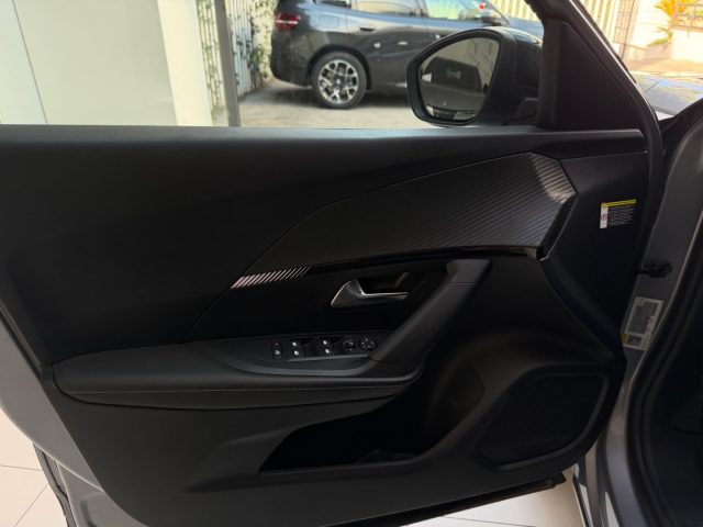 PEUGEOT 2008 usata, con Autoradio digitale