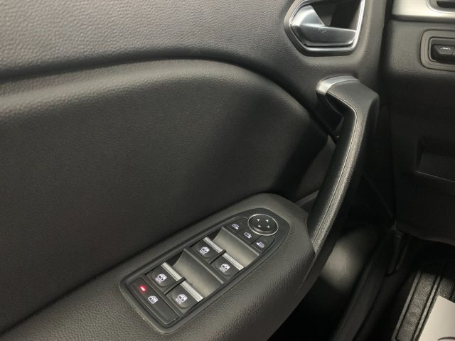 RENAULT Captur usata, con Isofix