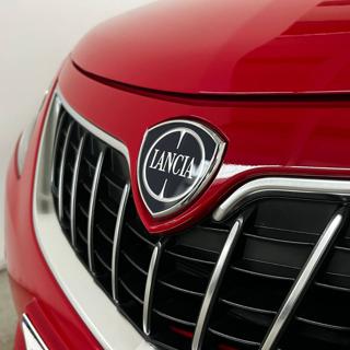 LANCIA Ypsilon usata, con Hill holder
