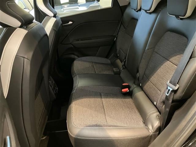 RENAULT Captur usata, con Volante in pelle