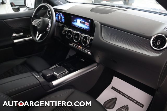 MERCEDES-BENZ GLA 200 usata, con Fari LED