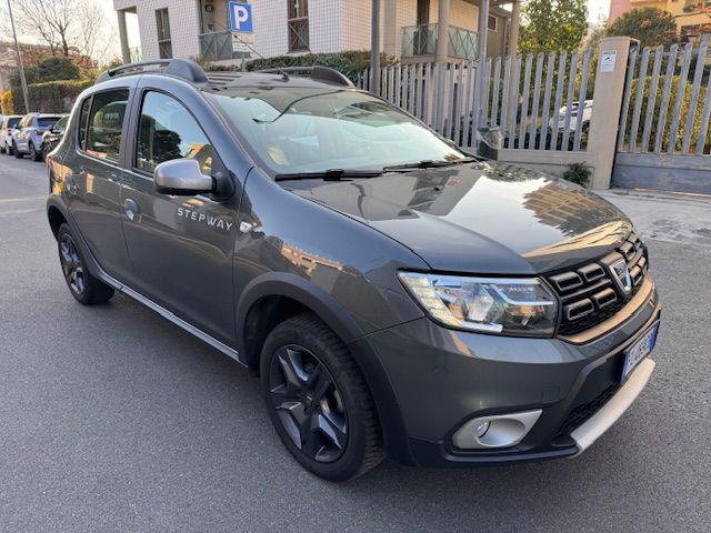 DACIA Sandero usata, con Autoradio