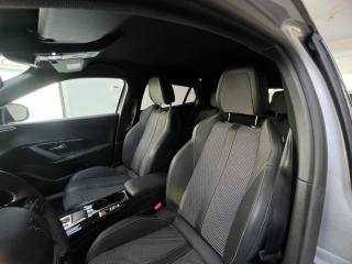 PEUGEOT 2008 usata, con Sensori di parcheggio posteriori