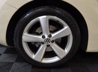 VOLKSWAGEN New Beetle usata, con Volante in pelle