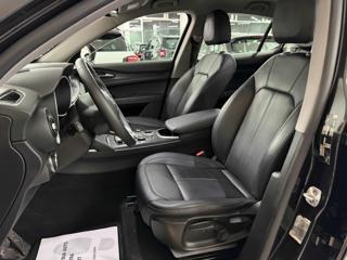 ALFA ROMEO Stelvio usata, con Sensori di parcheggio anteriori