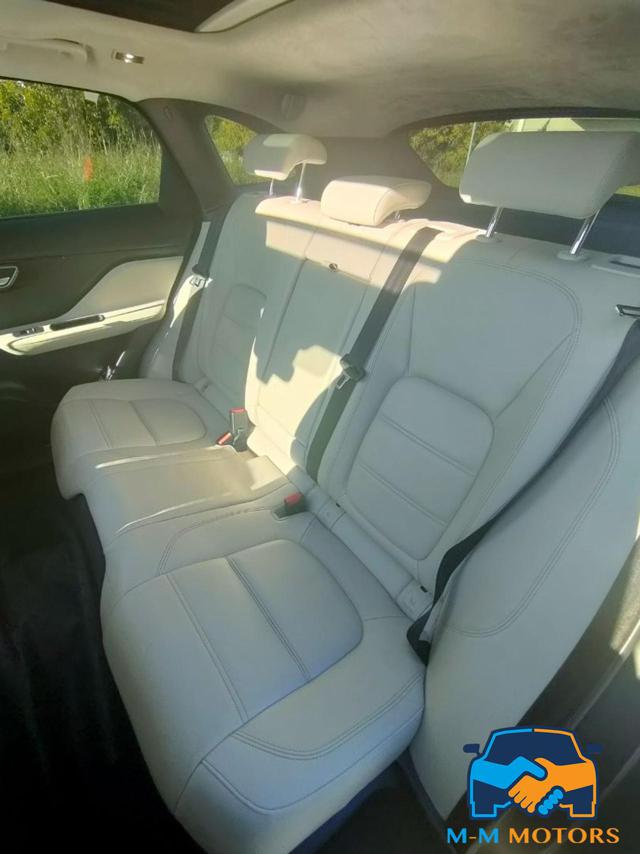 JAGUAR F-Pace usata, con Fari Xenon