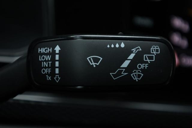VOLKSWAGEN Taigo usata, con Touch screen