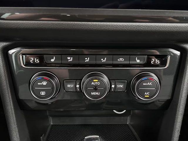 VOLKSWAGEN Tiguan usata, con Volante in pelle