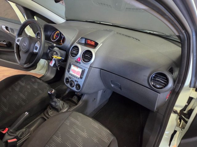 OPEL Corsa usata, con Interni in pelle