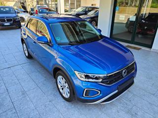 VOLKSWAGEN T-Roc usata, con Autoradio