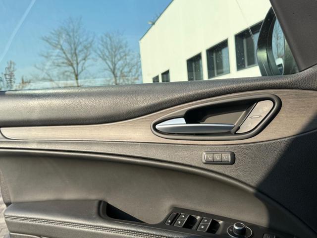ALFA ROMEO Stelvio usata, con Sedili sportivi