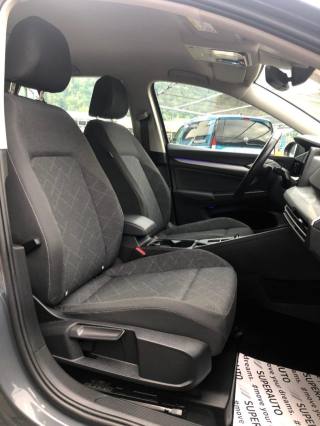 VOLKSWAGEN Golf usata, con Isofix