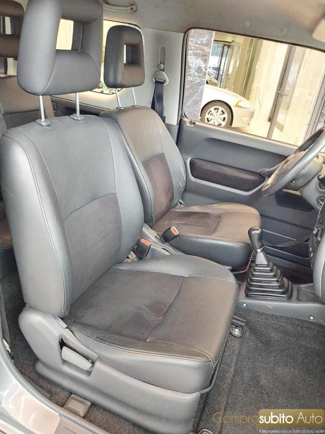 SUZUKI Jimny usata, con Sedile posteriore sdoppiato