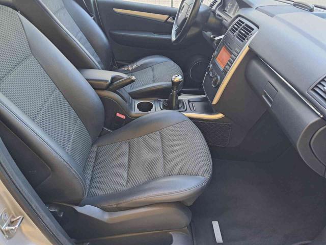 MERCEDES-BENZ B 180 usata, con Sedile posteriore sdoppiato