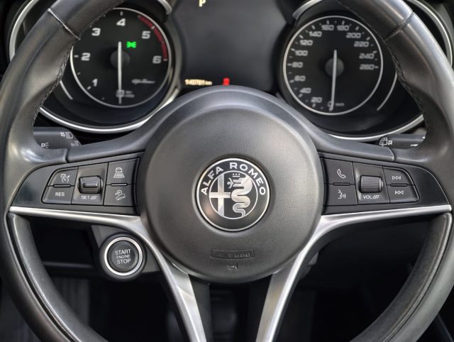 ALFA ROMEO Stelvio usata, con Controllo automatico clima