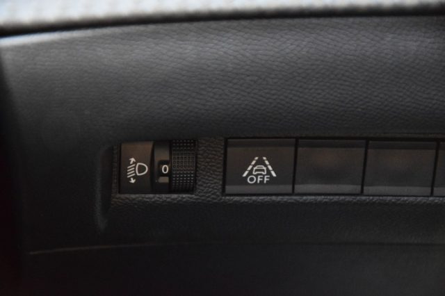 PEUGEOT 2008 usata, con Sensore di luce