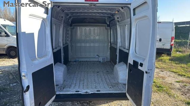 PEUGEOT Boxer usata, con Autoradio