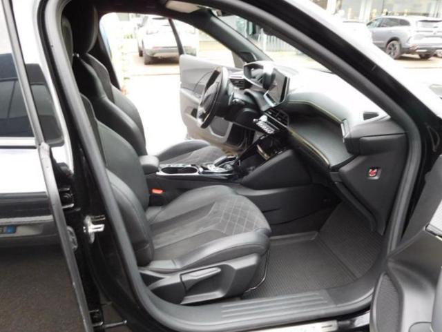 PEUGEOT 2008 usata, con Autoradio
