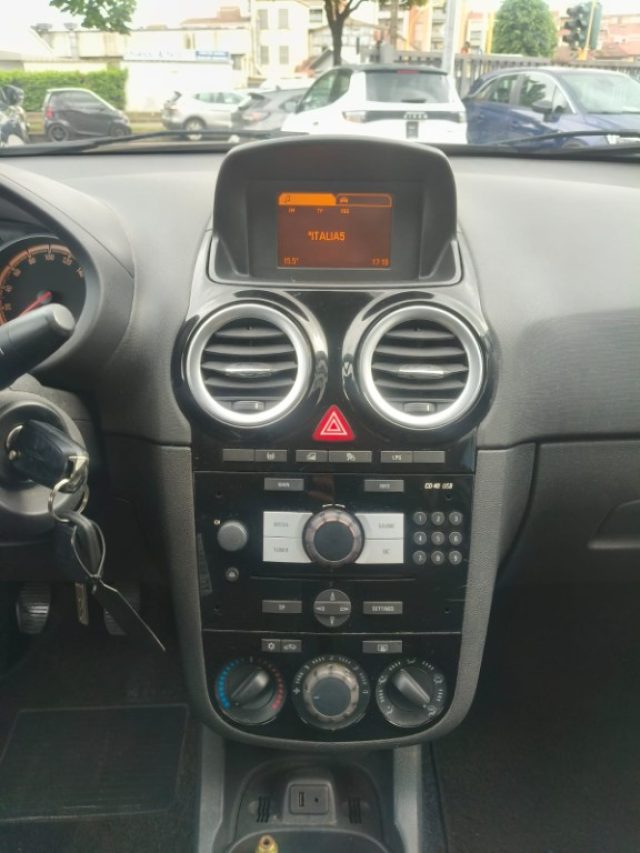 OPEL Corsa usata, con Controllo trazione