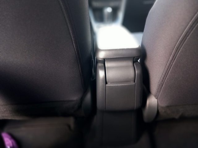 TOYOTA Yaris usata 24