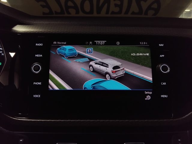VOLKSWAGEN T-Cross usata 22