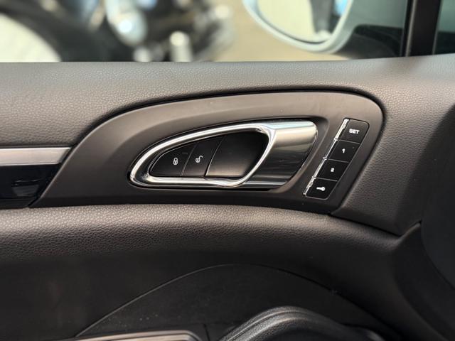 PORSCHE Cayenne usata, con MP3
