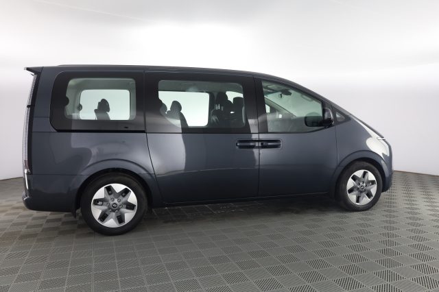 HYUNDAI Staria usata 2