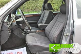 MERCEDES-BENZ E 200 usata 10
