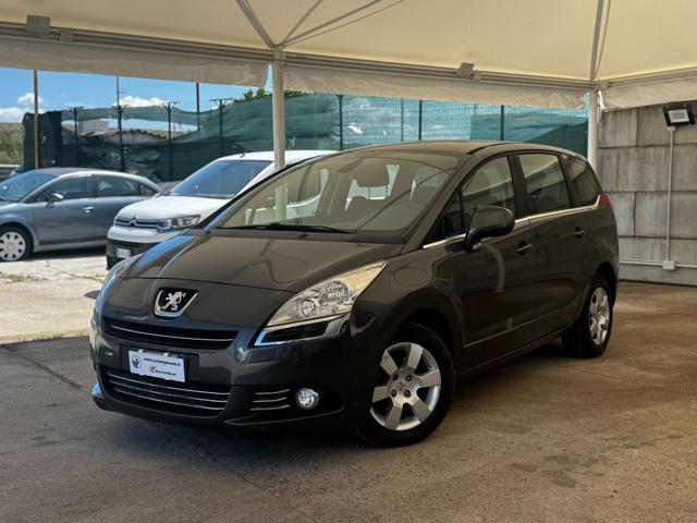 PEUGEOT 5008 usata, con Airbag
