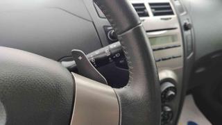 TOYOTA Yaris usata, con Leve al volante