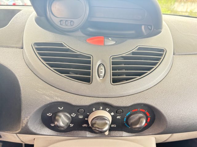 RENAULT Twingo usata 29