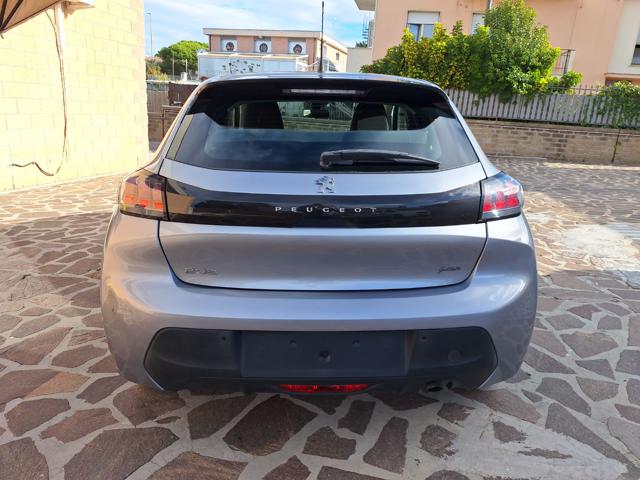 PEUGEOT 208 usata, con Autoradio