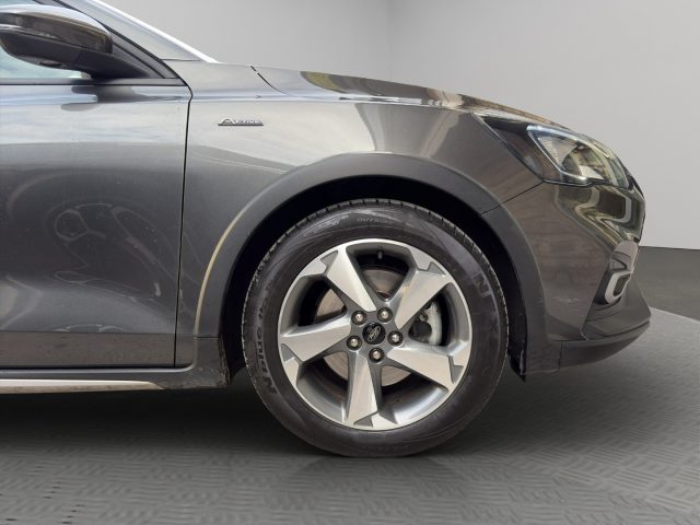 FORD Focus usata, con Sensori di parcheggio anteriori