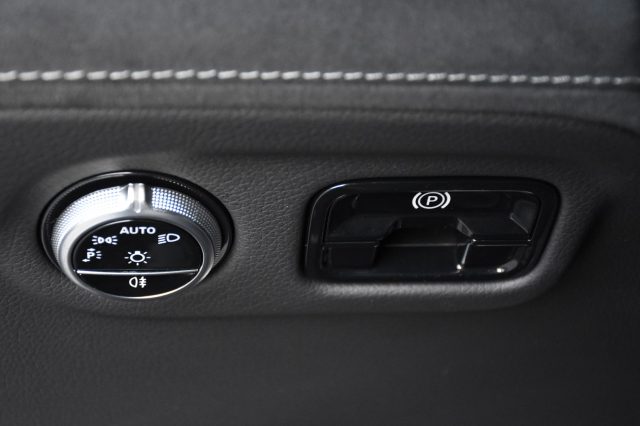 MERCEDES-BENZ EQE usata, con Controllo vocale