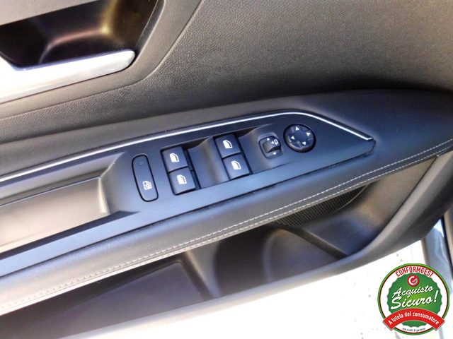 PEUGEOT 3008 usata, con Lettore CD