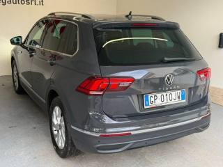 VOLKSWAGEN Tiguan usata, con Autoradio