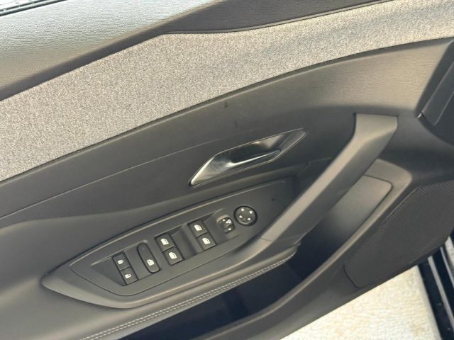 PEUGEOT 308 usata, con Climatizzatore