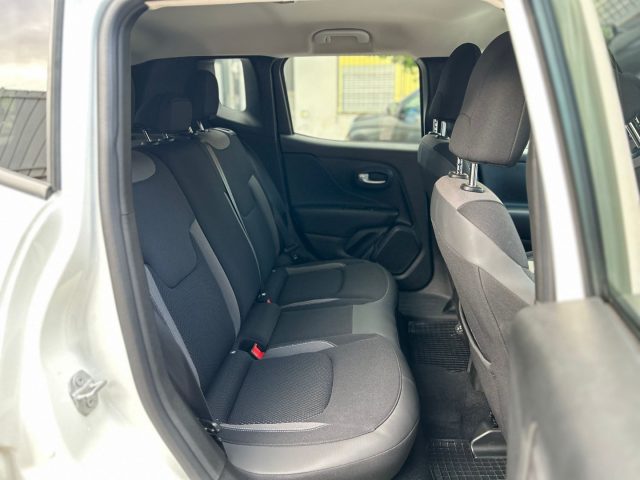 JEEP Renegade usata, con USB