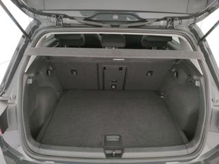 VOLKSWAGEN Golf usata, con USB