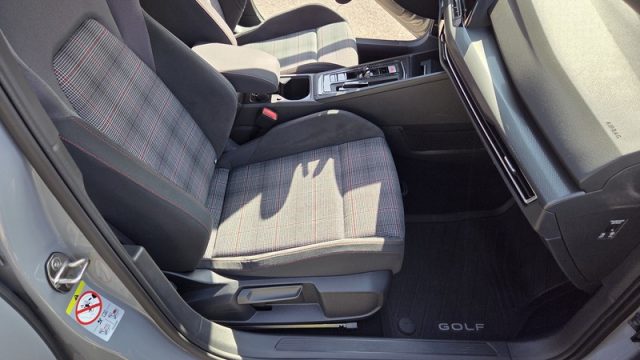 VOLKSWAGEN Golf usata, con Cronologia tagliandi