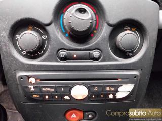 RENAULT Clio usata, con Specchietti laterali elettrici