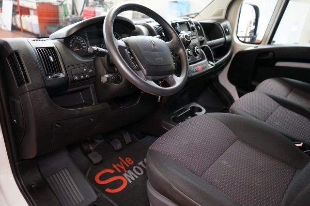 PEUGEOT Boxer usata, con Boardcomputer