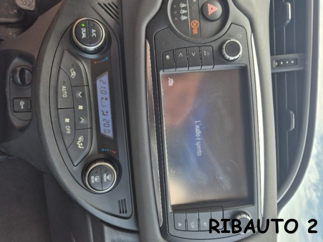 TOYOTA Yaris usata, con Specchietti laterali elettrici